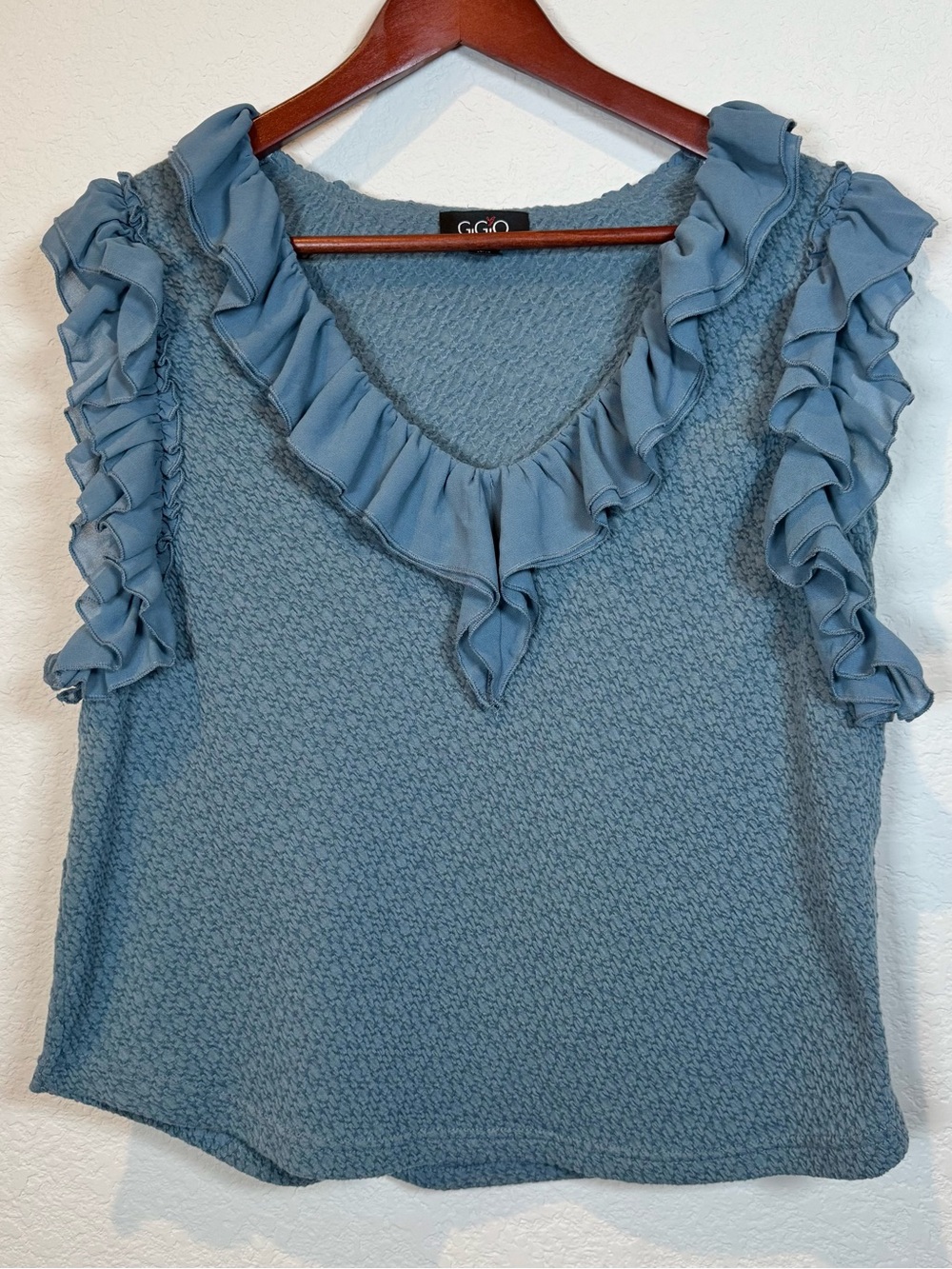 GiGio Women’s Dusty Blue Top Textured Knit Ruffle V-Neck Boutique Blouse Large - Picture 2 of 16